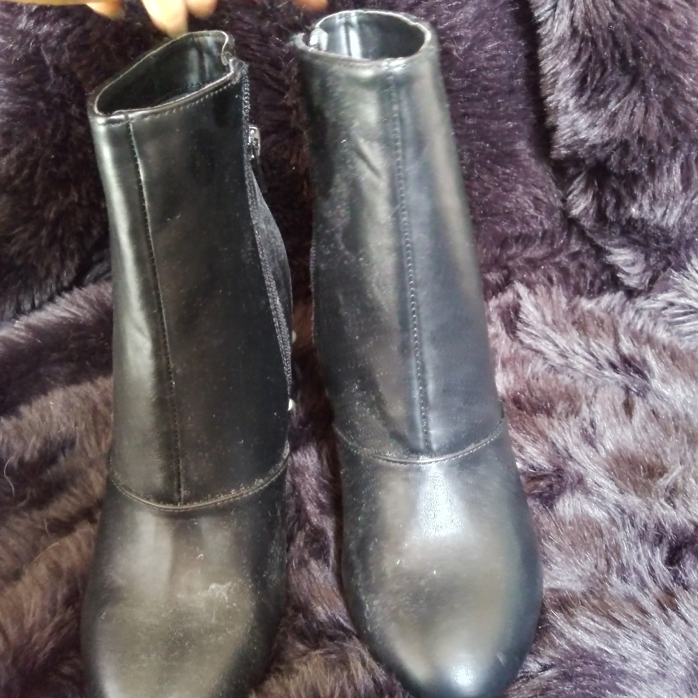 Boots - Picture 5 of 6